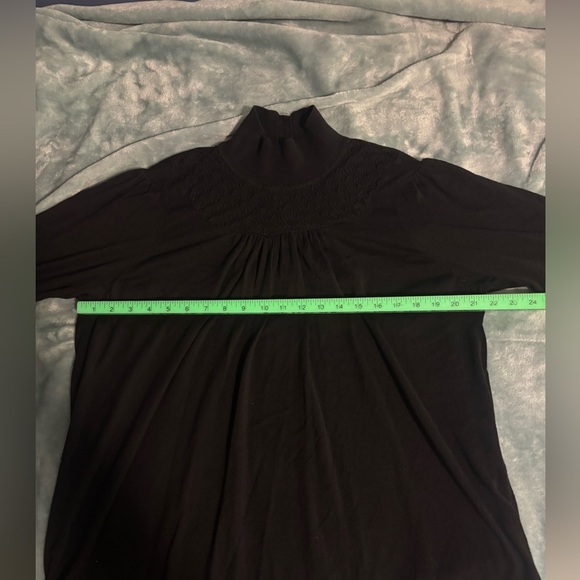 Women’s Apt 9 Sweater. Size 2XL black. Buttons and designs long sleeve knit - Picture 10 of 12